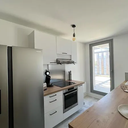 Large Apartment With Terrace Near Cite Du Vin Apartamento *