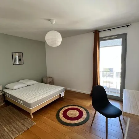 LARGE APARTMENT with Terrace NEAR Cité du Vin * Bordeaux